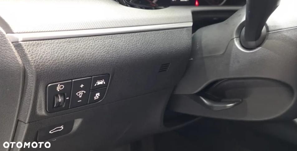 Kia K5 - 13