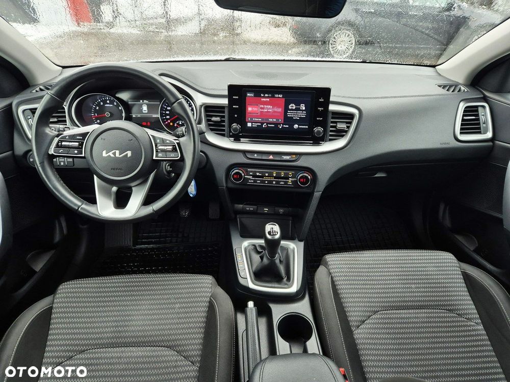 Kia Ceed 1.5 T-GDI M - 13