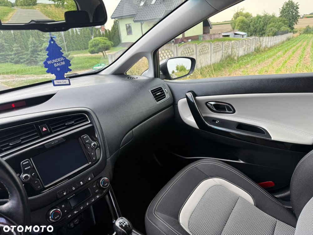 Kia Ceed 1.6 CRDi 136 ISG Dream Team Edition - 12