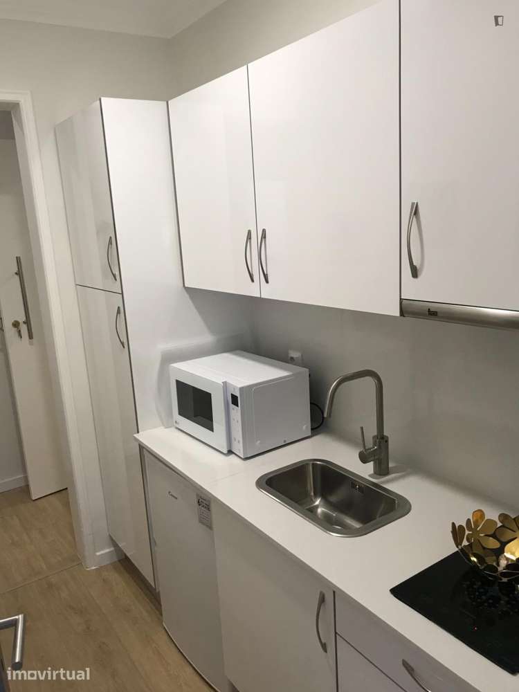 Apartamento com 1 quartos - localizado em Roma-Areeiro Lisbon - Grande imagem: 4/14