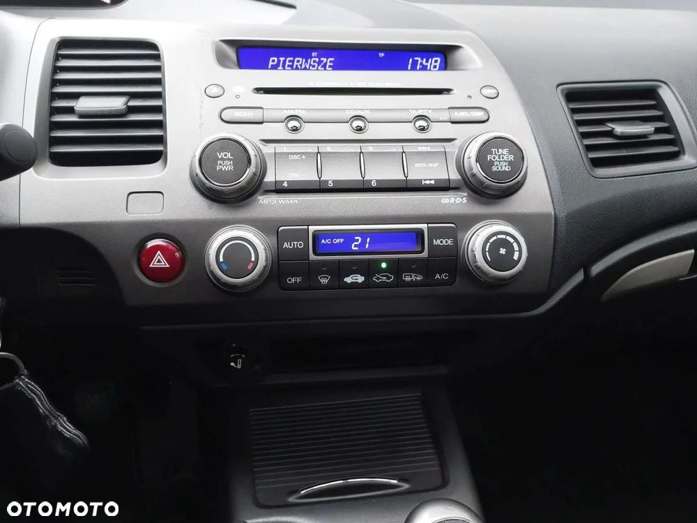 Honda Civic 1.8 Executive - 25