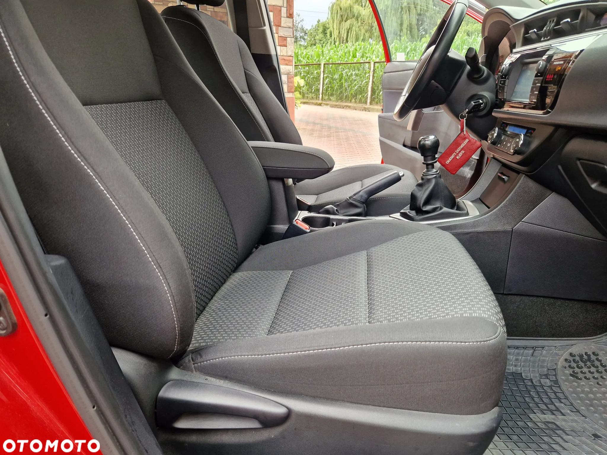 Toyota Corolla 1.6 Premium + - 23