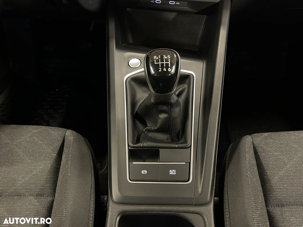 Volkswagen Golf - 28