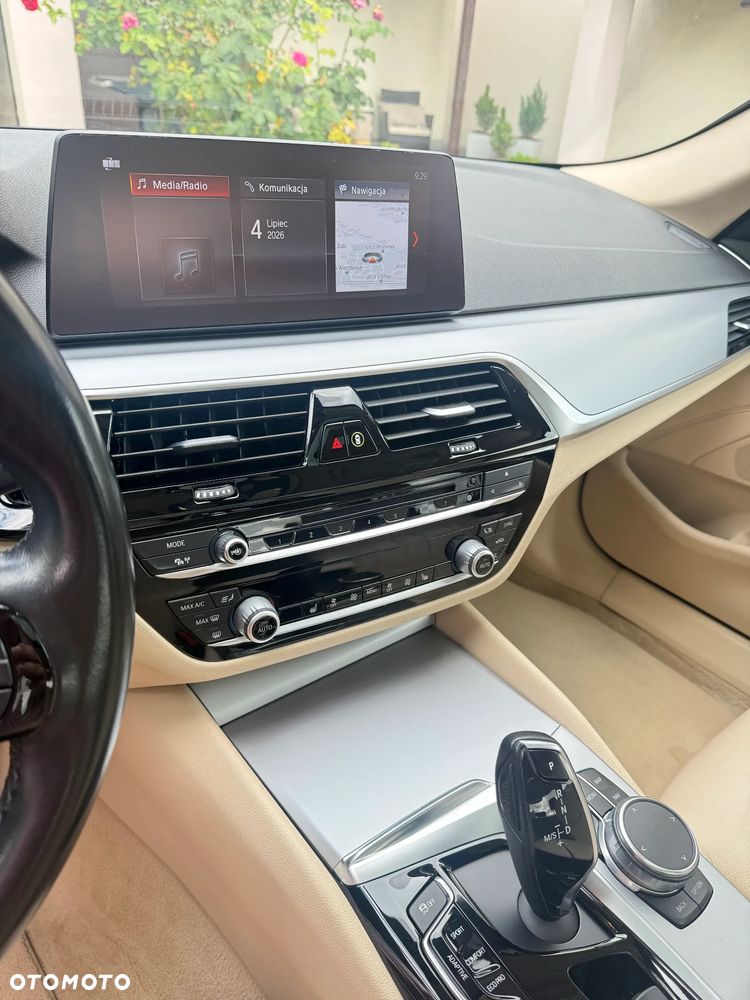 BMW Seria 5 525d Sport Line - 15