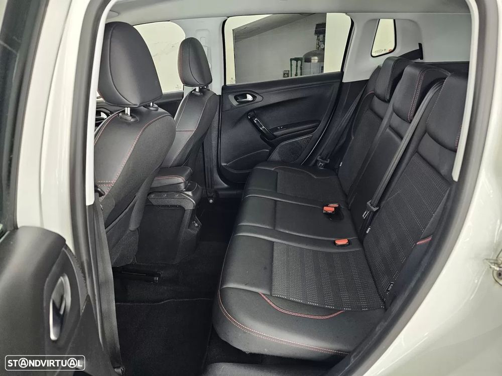 Peugeot 2008 1.2 PureTech GT Line EAT6 - 27