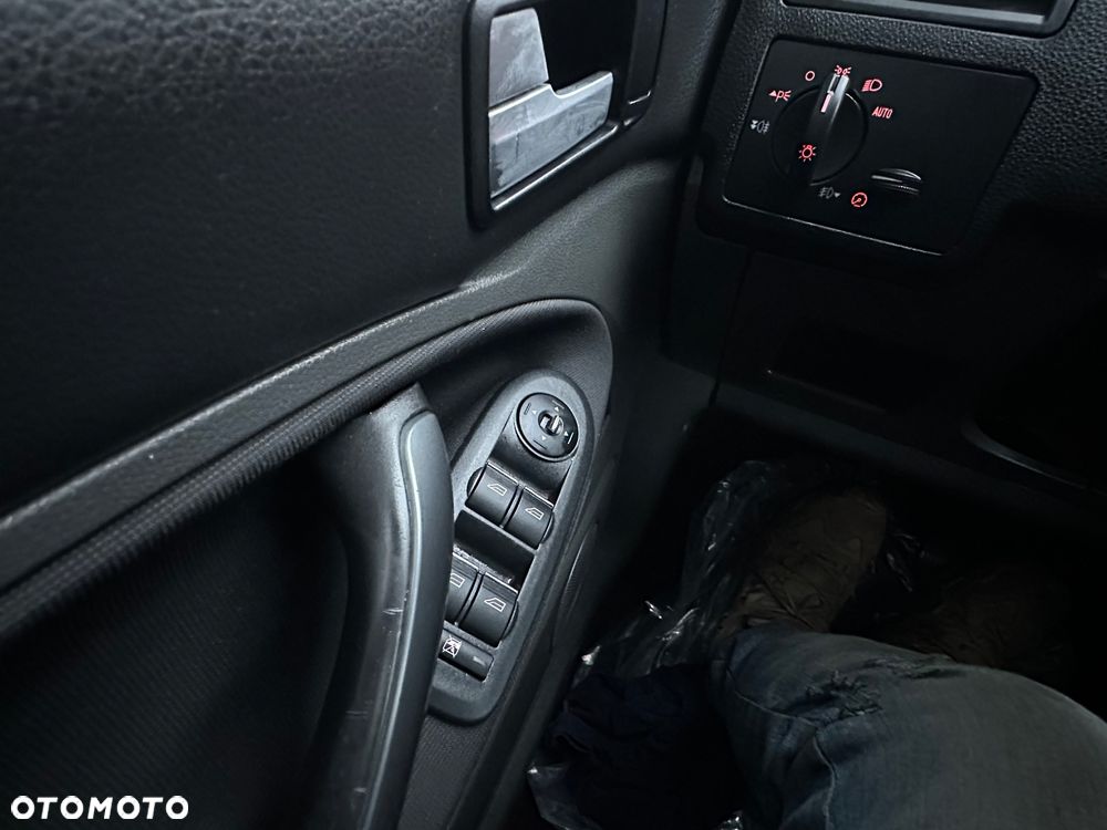 Ford C-MAX 1.8 Titanium - 12