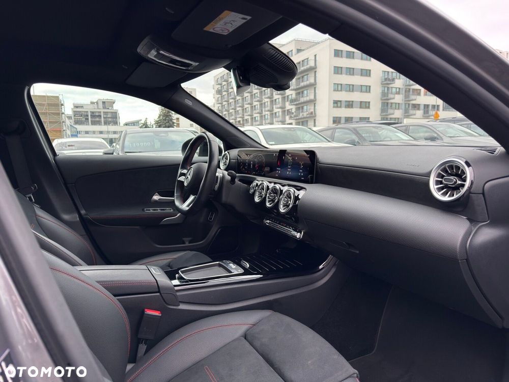Mercedes-Benz Klasa A 220 4-Matic AMG Line 7G-DCT - 17