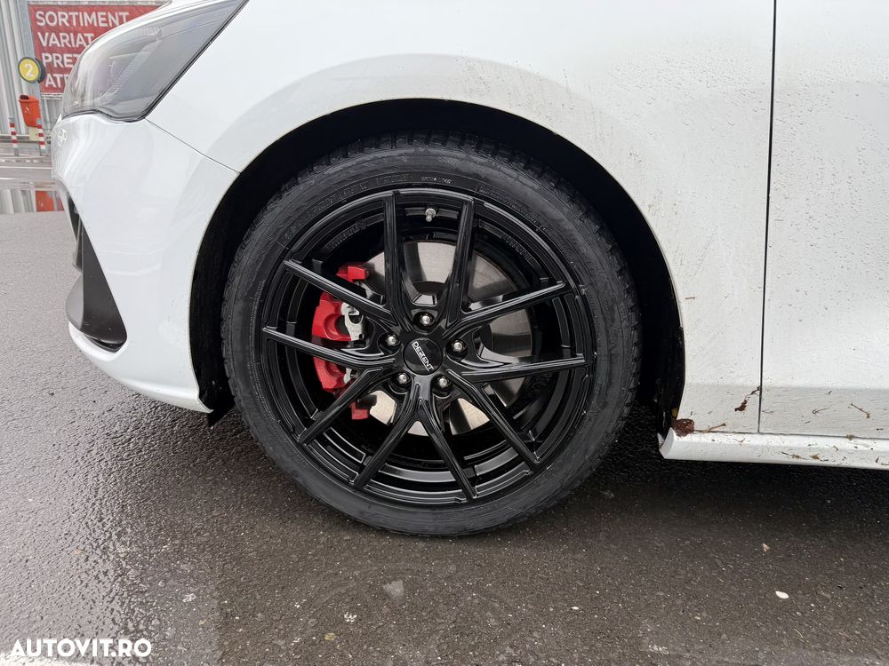 Ford Focus 2.3 Ecoboost 6MT ST X - 9