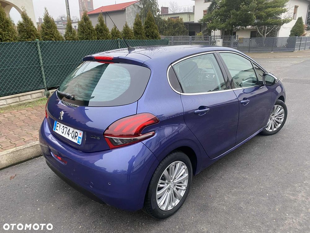 Peugeot 208 PureTech 82 Allure - 32