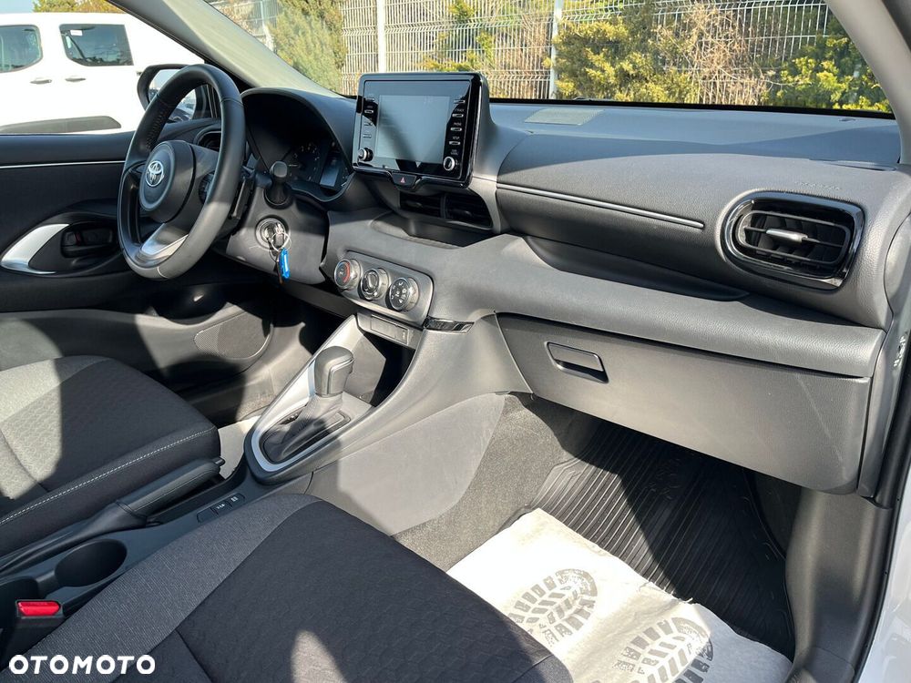 Toyota Yaris 1.5 Comfort CVT - 6