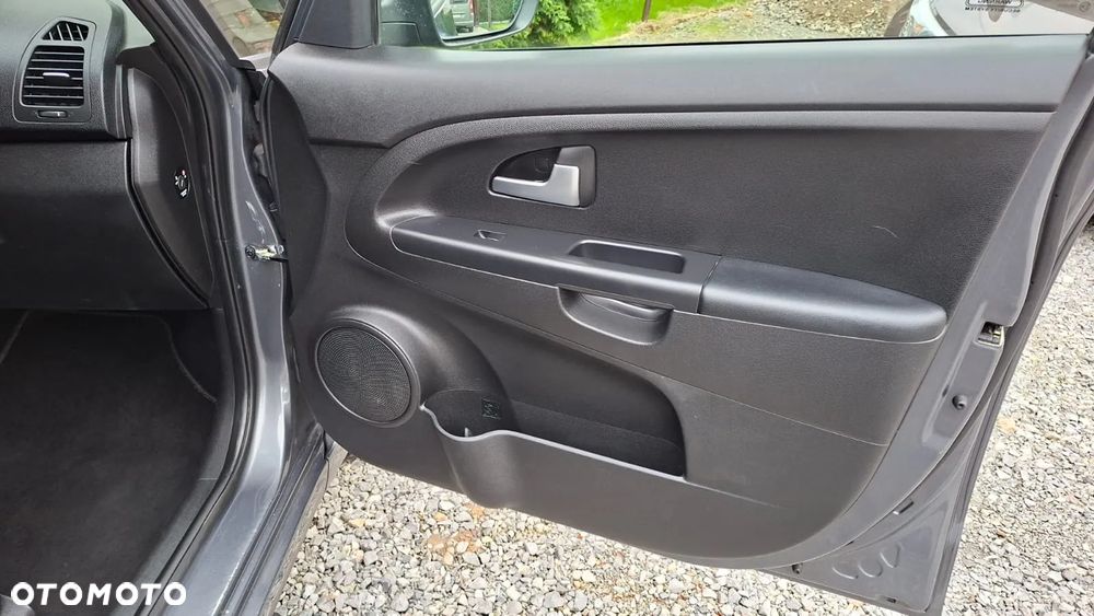 Kia Venga 1.6 CVVT Fifa World Cup Edition - 19