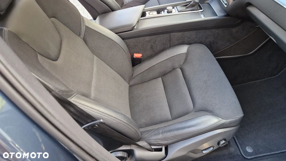 Volvo XC 60 D4 Momentum Pro - 23