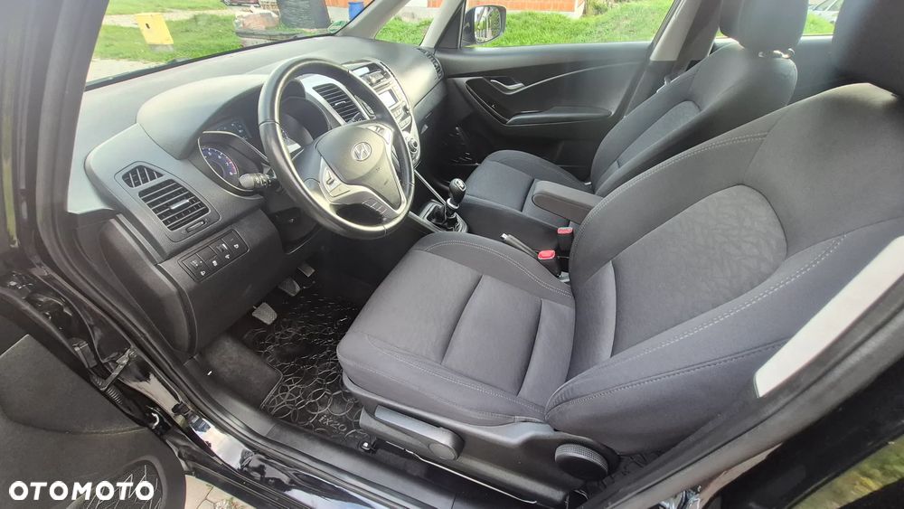 Hyundai ix20 1.4 Sonderkontingent - 21