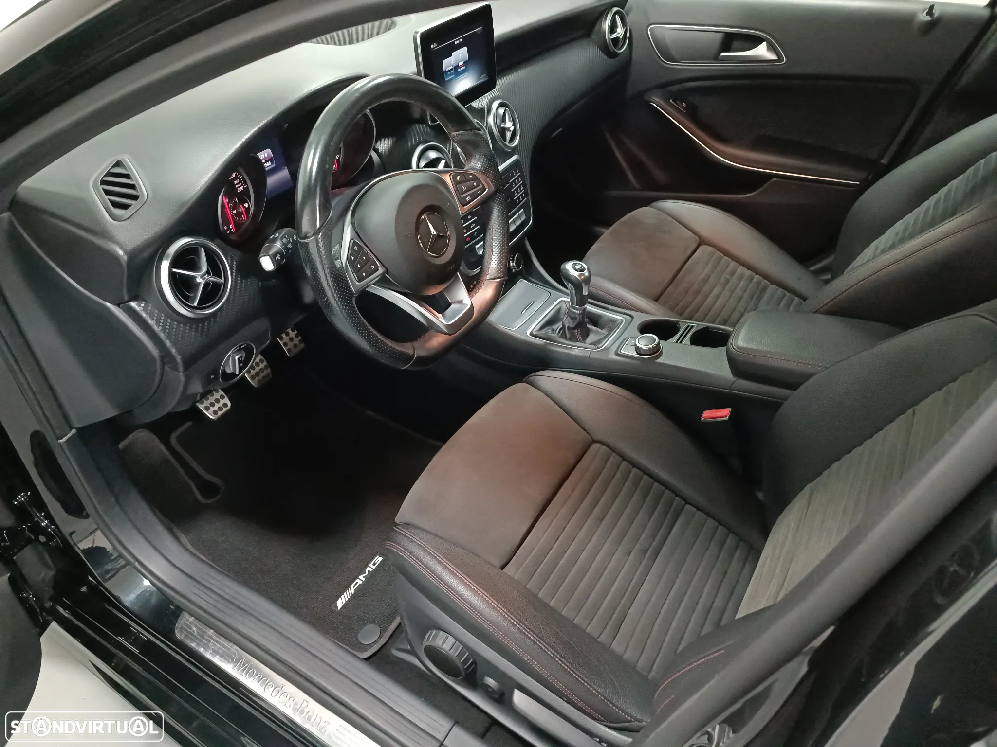 Mercedes-Benz A 180 d AMG Line - 11