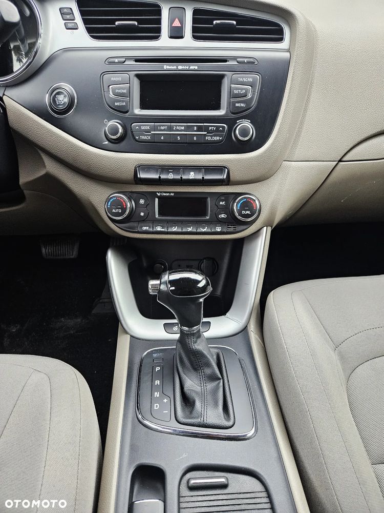 Kia Ceed 1.6 GDI L DCT - 12