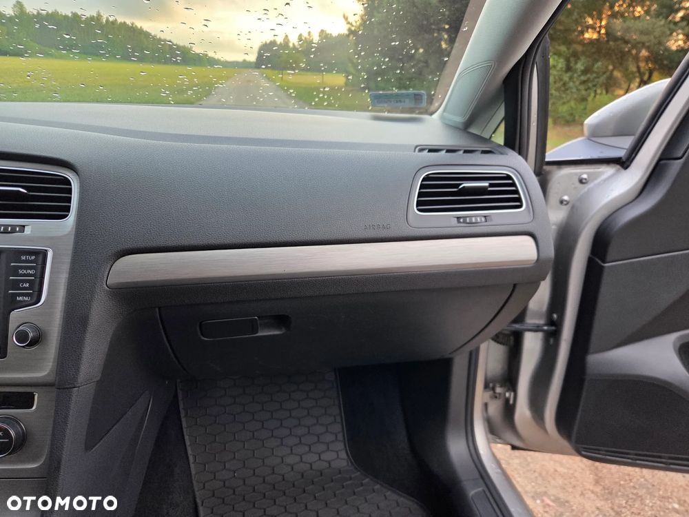 Volkswagen Golf 1.4 TSI BMT Comfortline - 18