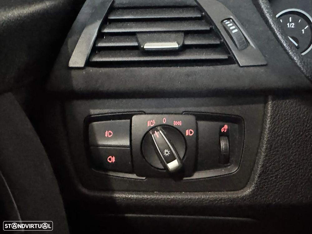 BMW 330 i Pack M Auto - 18