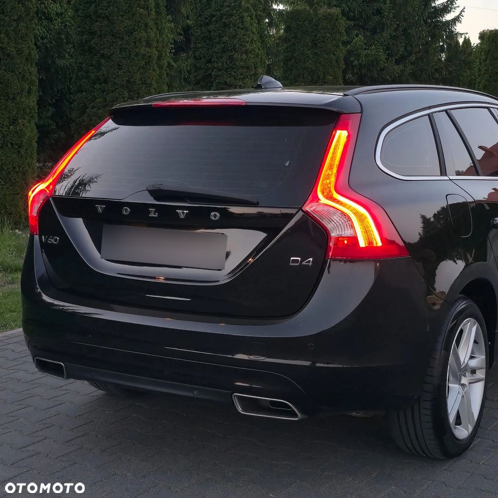 Volvo V60 D4 Momentum - 13