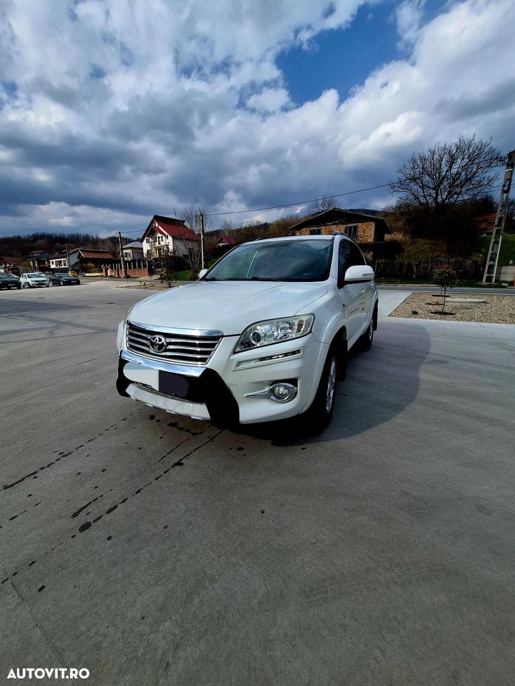 Toyota RAV4 - 1