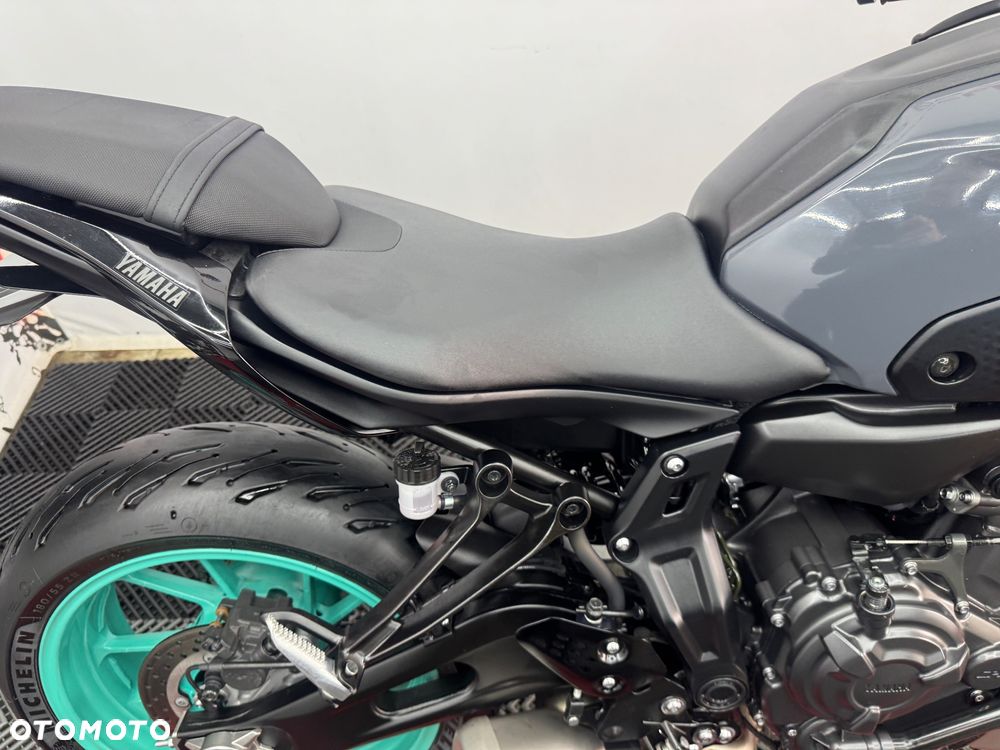 Yamaha MT - 27