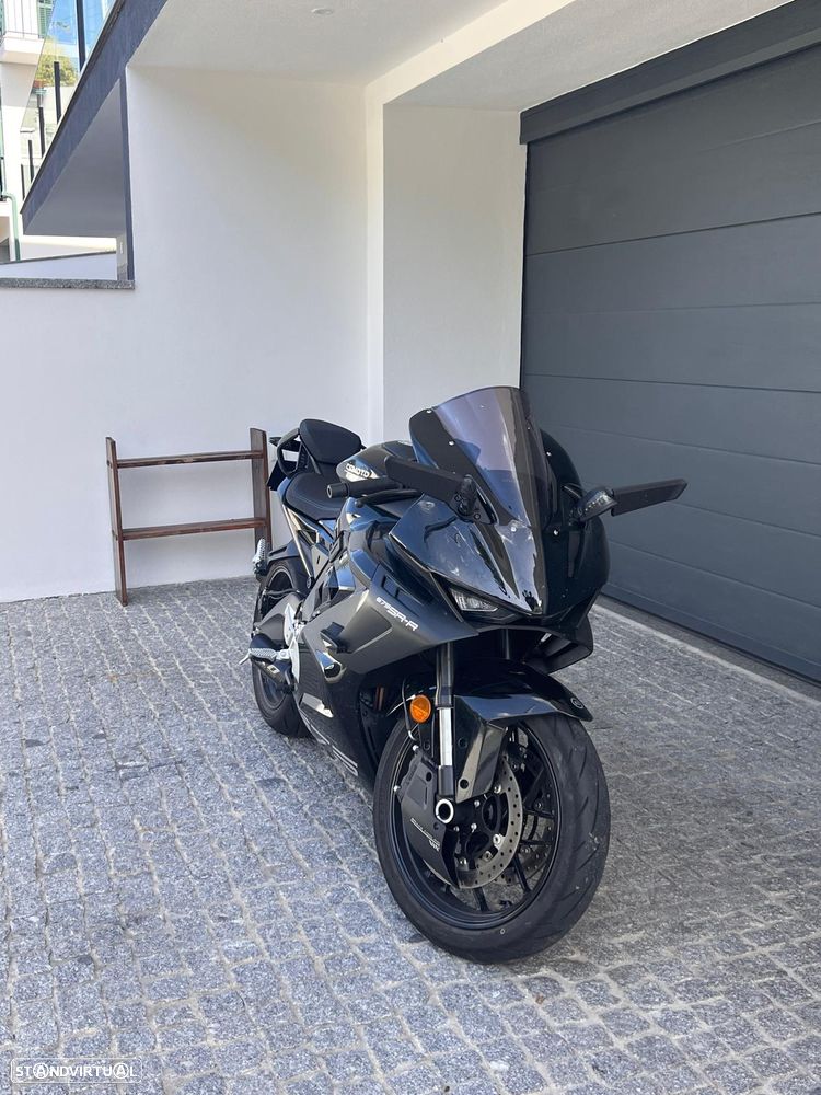 CF Moto 675SR-R - 2