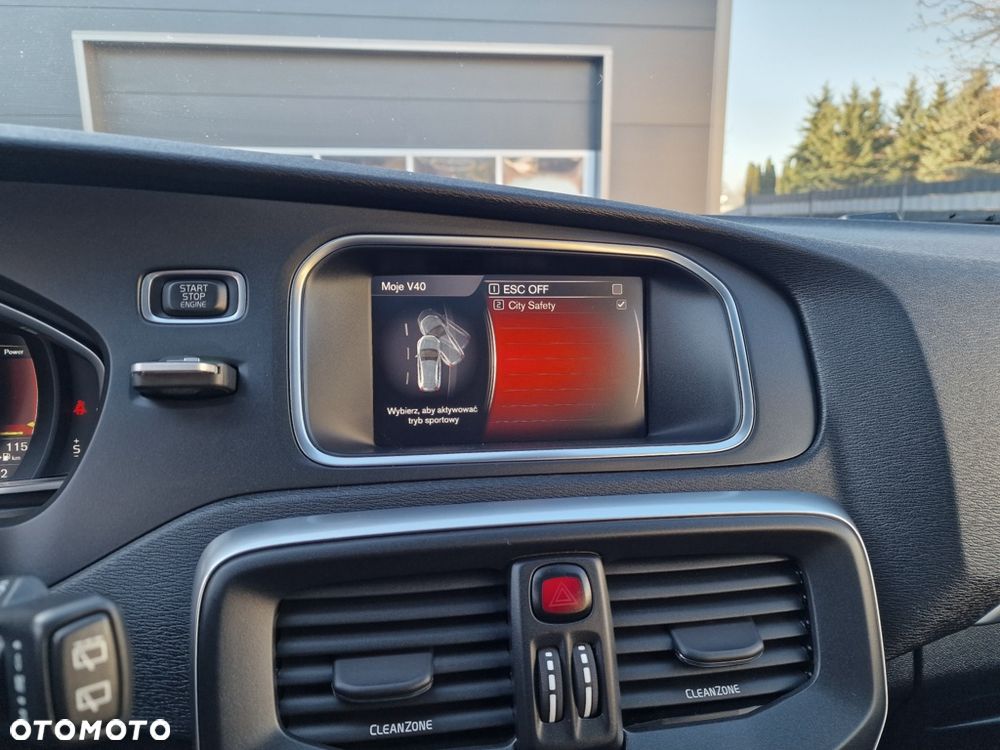 Volvo V40 Cross Country D2 Geartronic Momentum - 33