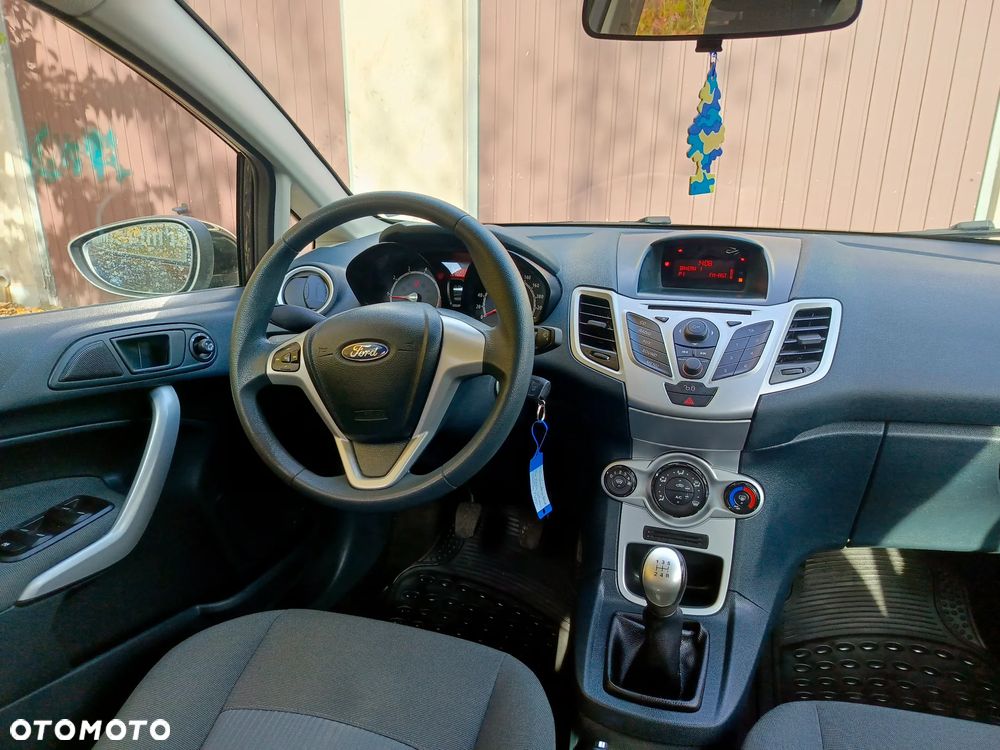 Ford Fiesta 1.25 Trend SVP - 29