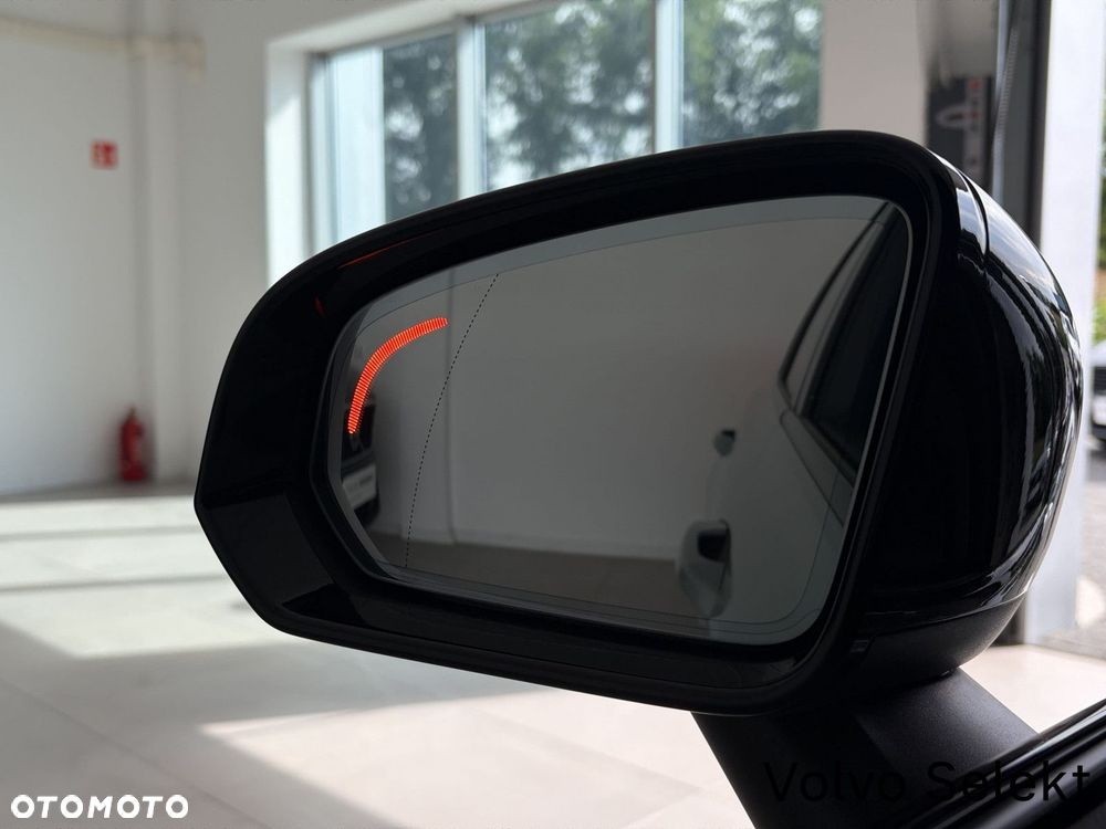 Volvo V60 B4 B Plus Dark - 29