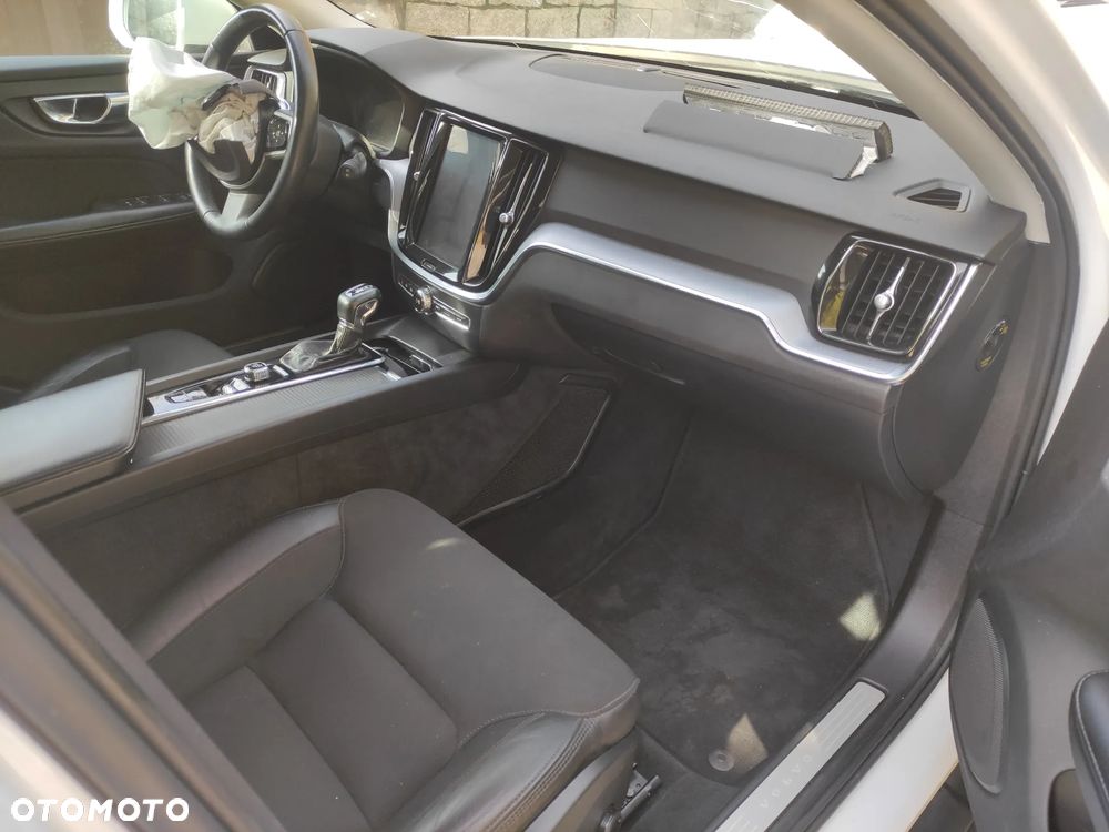 Volvo V60 D4 SCR AWD Momentum - 8