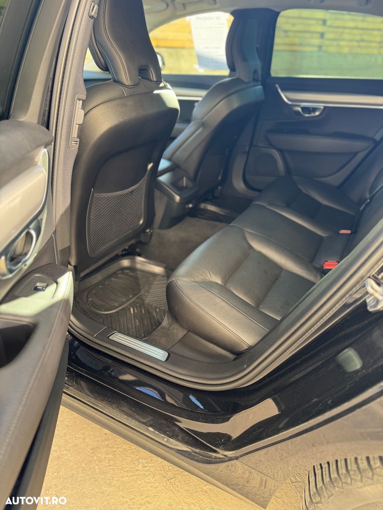 Volvo S90 D3 Geartronic Momentum Pro - 25