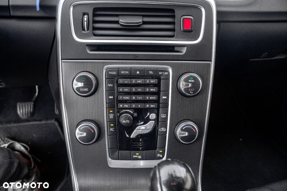 Volvo V60 T3 Momentum - 8