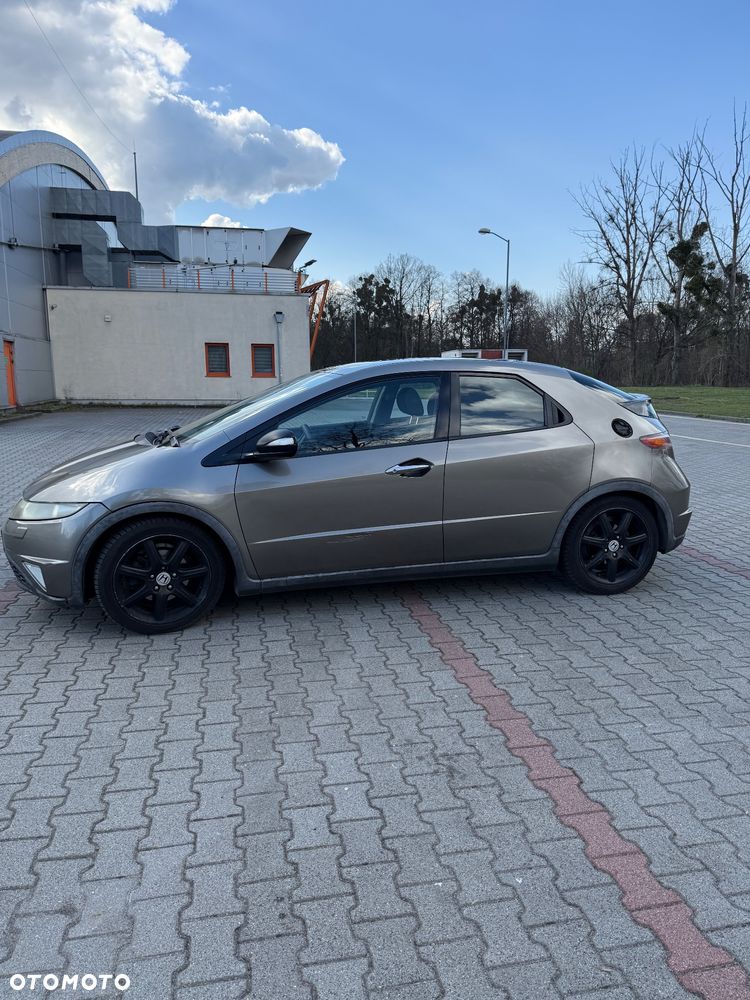 Honda Civic 2.2i-CTDi Executive - 1