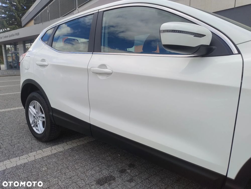 Nissan Qashqai 1.2 DIG-T Xtronic N-Vision - 31