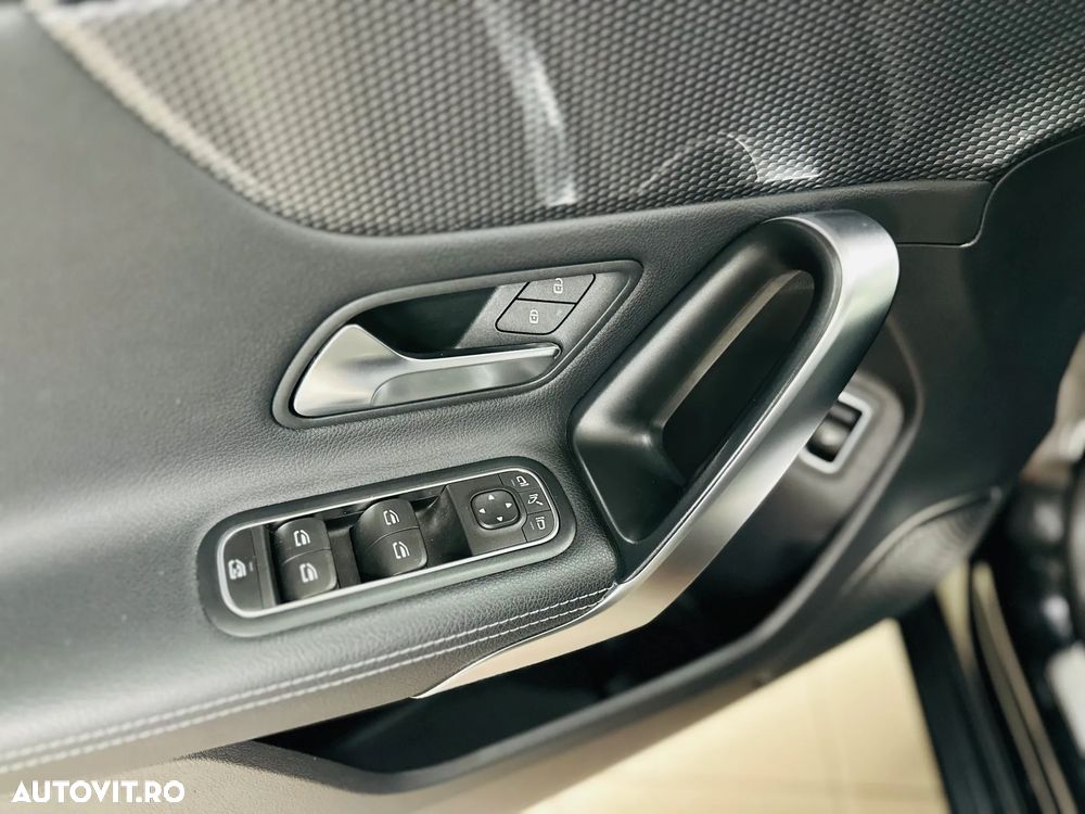 Mercedes-Benz A 200 7G-DCT Progressive - 17