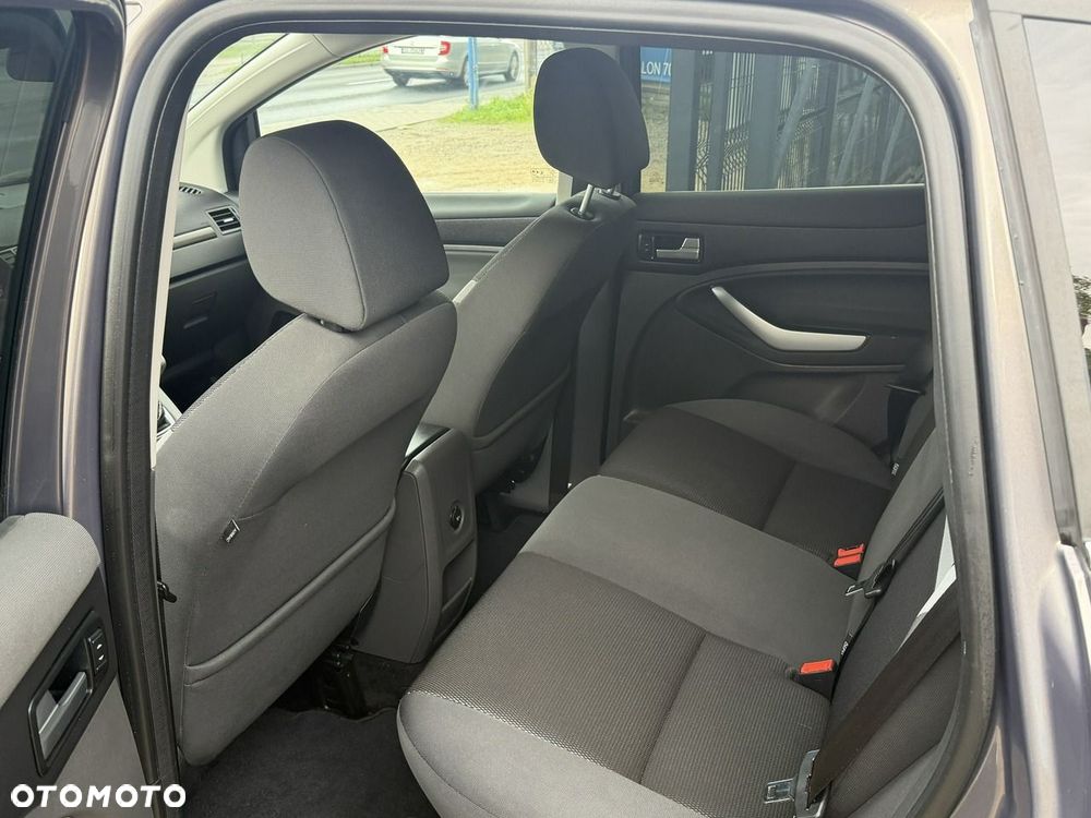 Ford Kuga - 13