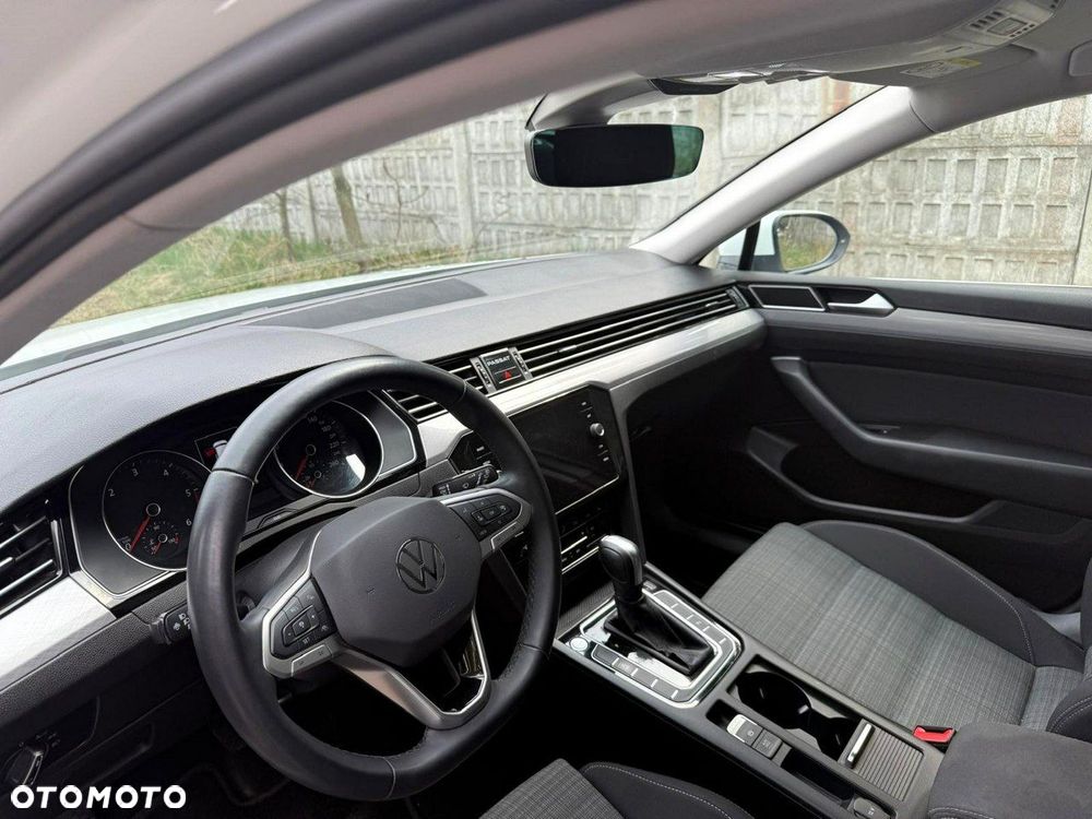 Volkswagen Passat 2.0 TDI SCR DSG Business - 18