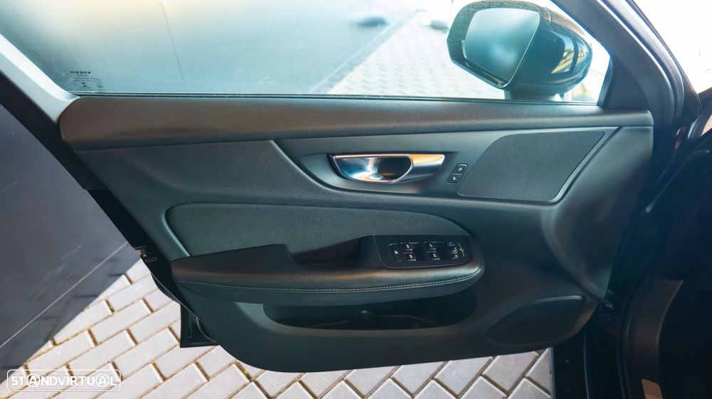 Volvo V60 2.0 D4 Momentum Geartronic - 11