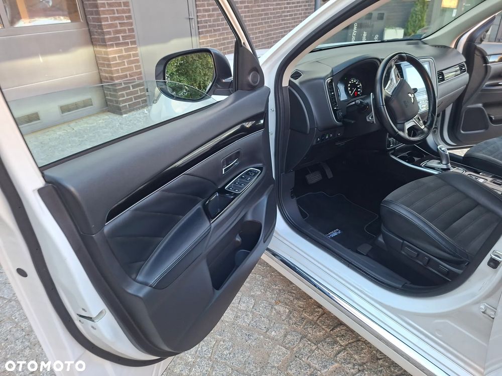 Mitsubishi Outlander Intense - 12