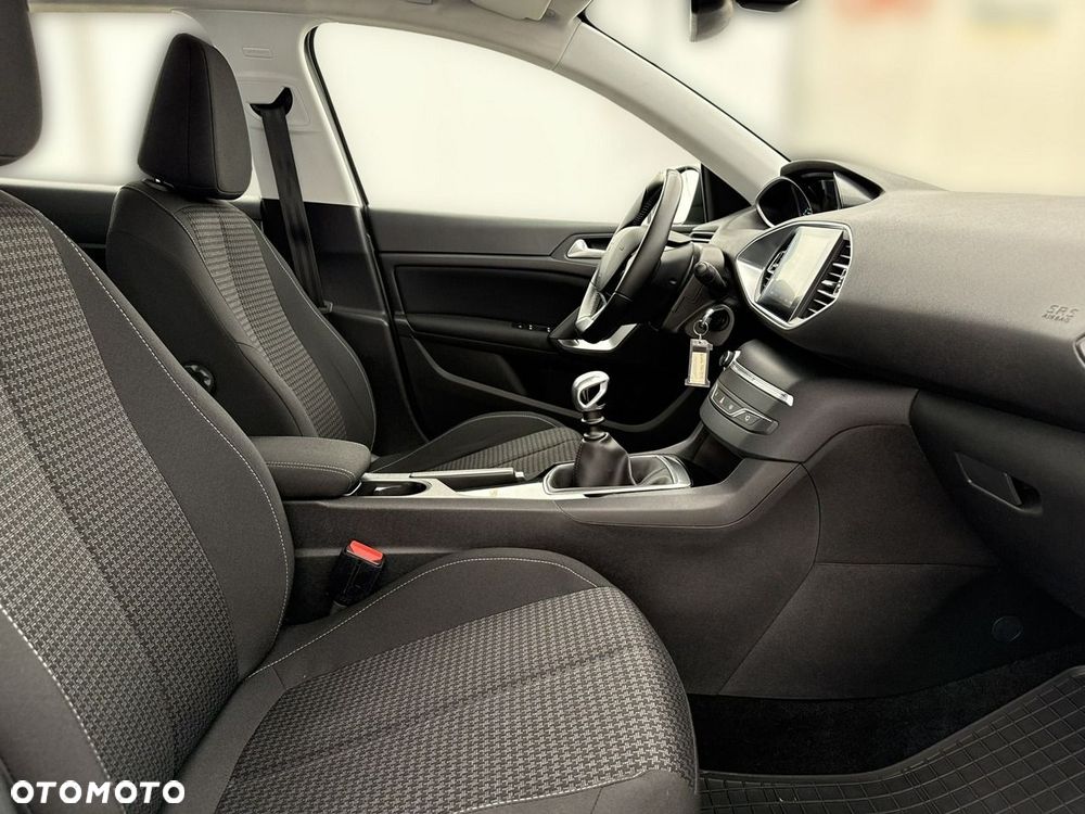 Peugeot 308 - 23