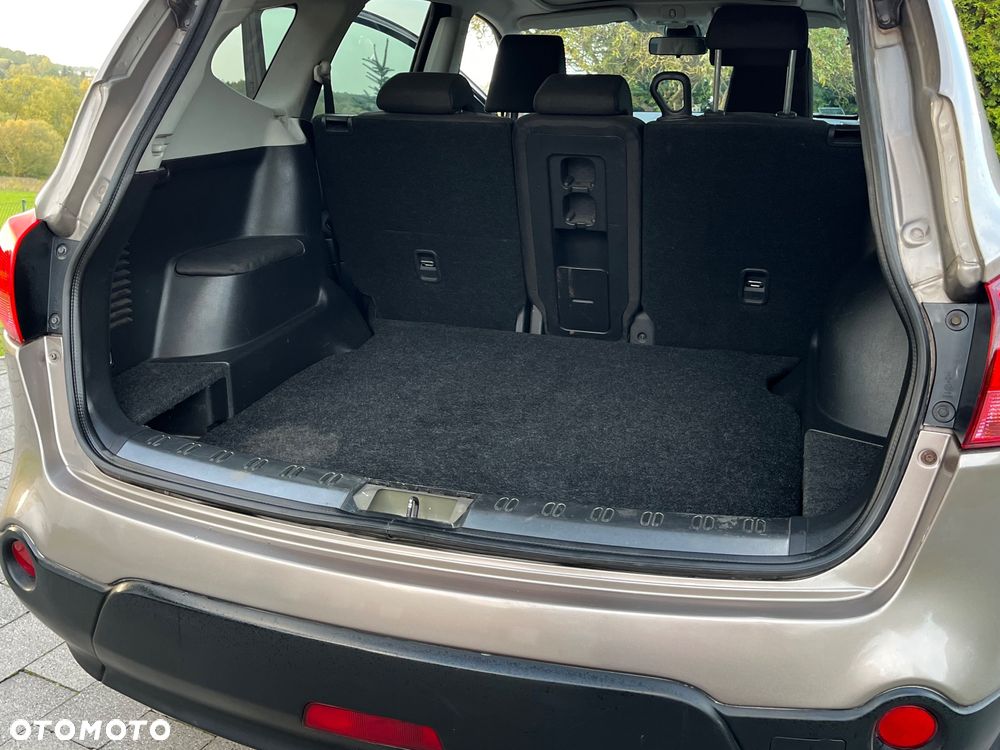 Nissan Qashqai+2 - 12