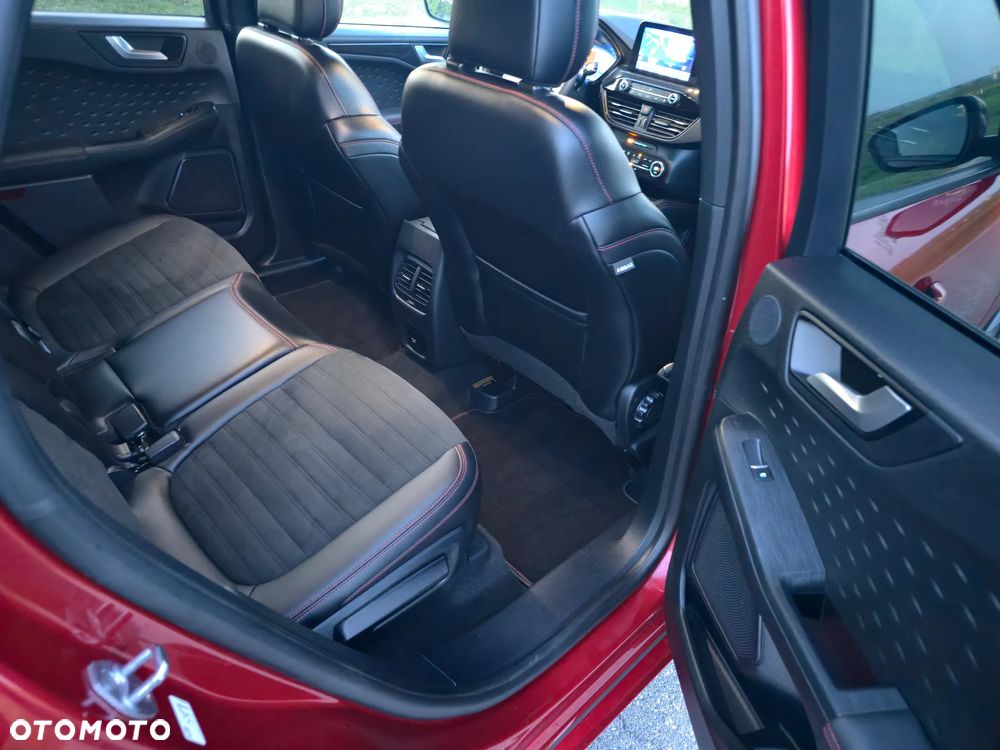 Ford Kuga 2.5 Duratec PHEV ST-LINE - 31