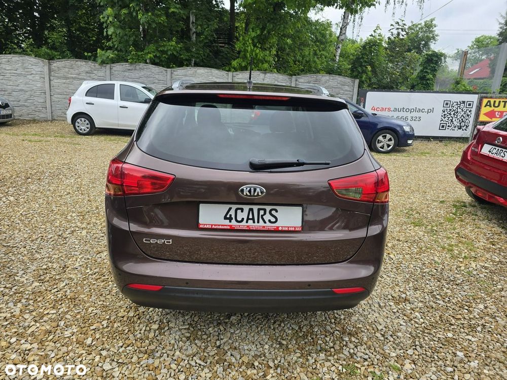 Kia Ceed - 24