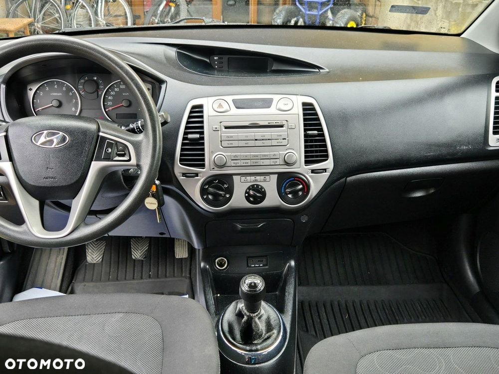 Hyundai i20 - 12