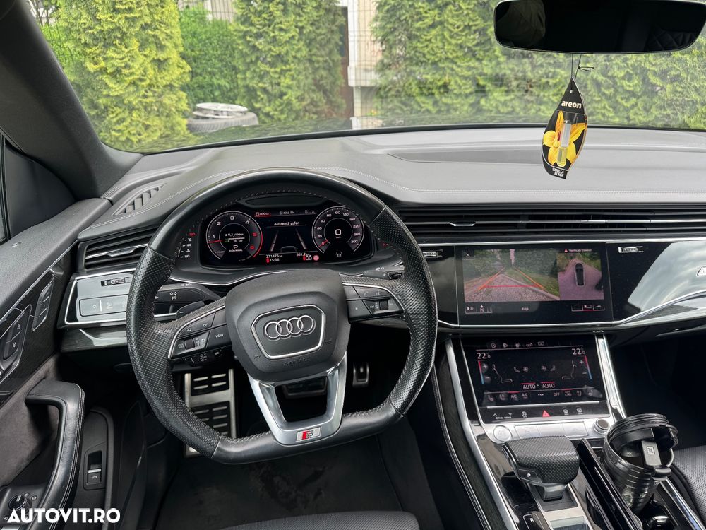 Audi Q8 - 10