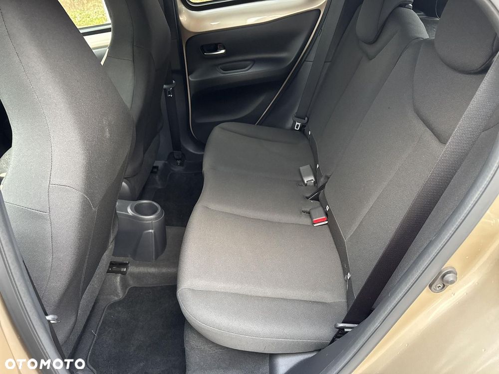 Toyota Aygo X 1.0 VVT-i Style CVT - 12