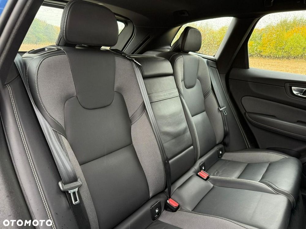 Volvo XC 60 B4 D AWD Geartronic RDesign - 24