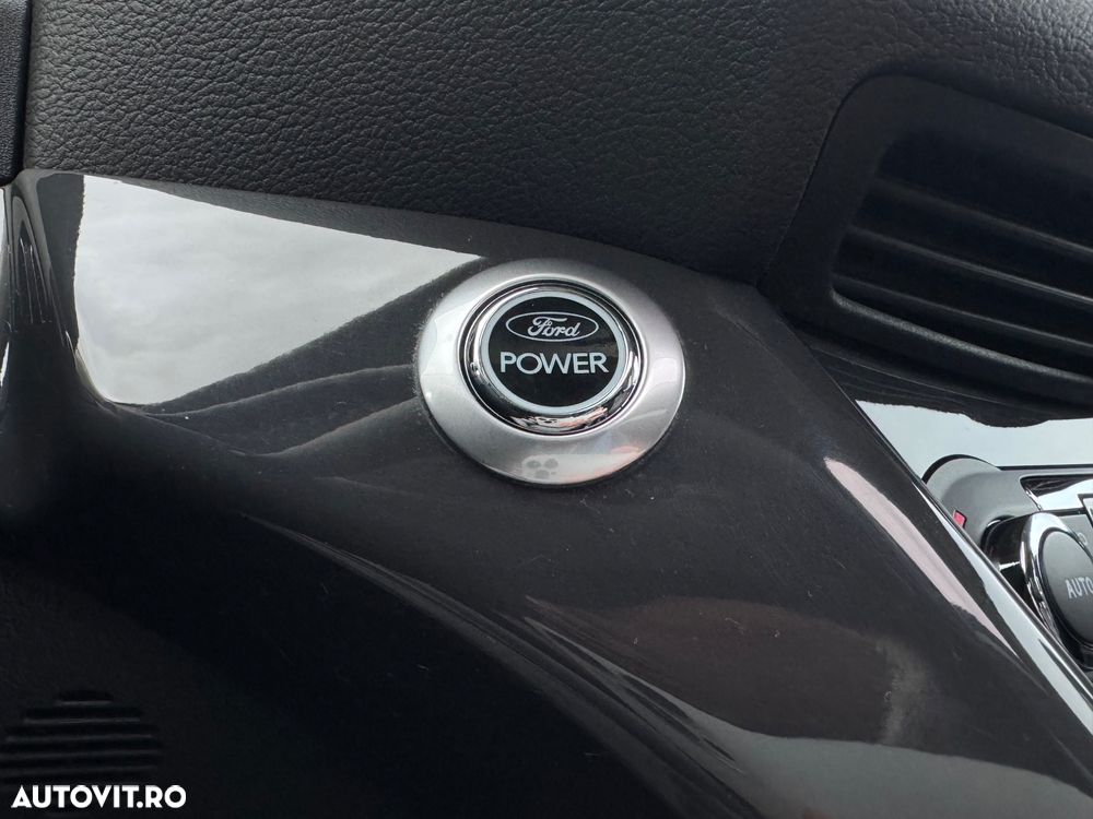 Ford Kuga - 33