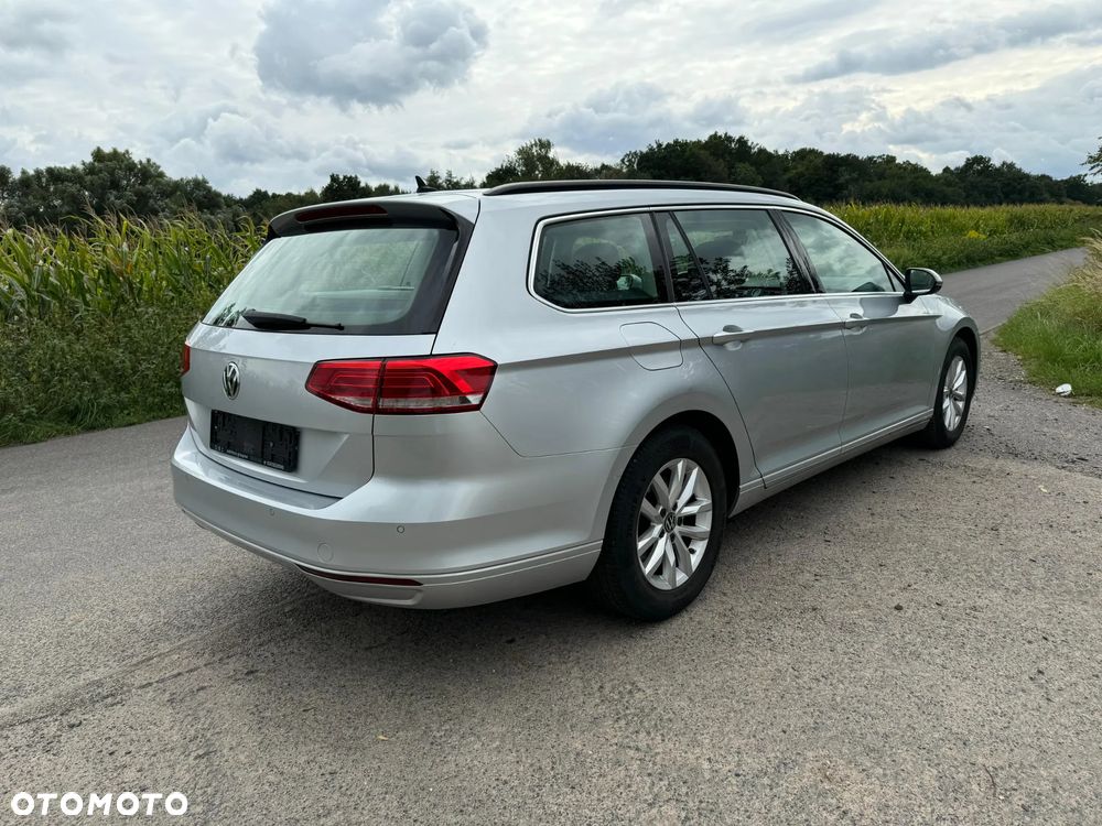 Volkswagen Passat Variant 2.0 TDI (BlueMotion Technology) Comfortline - 9