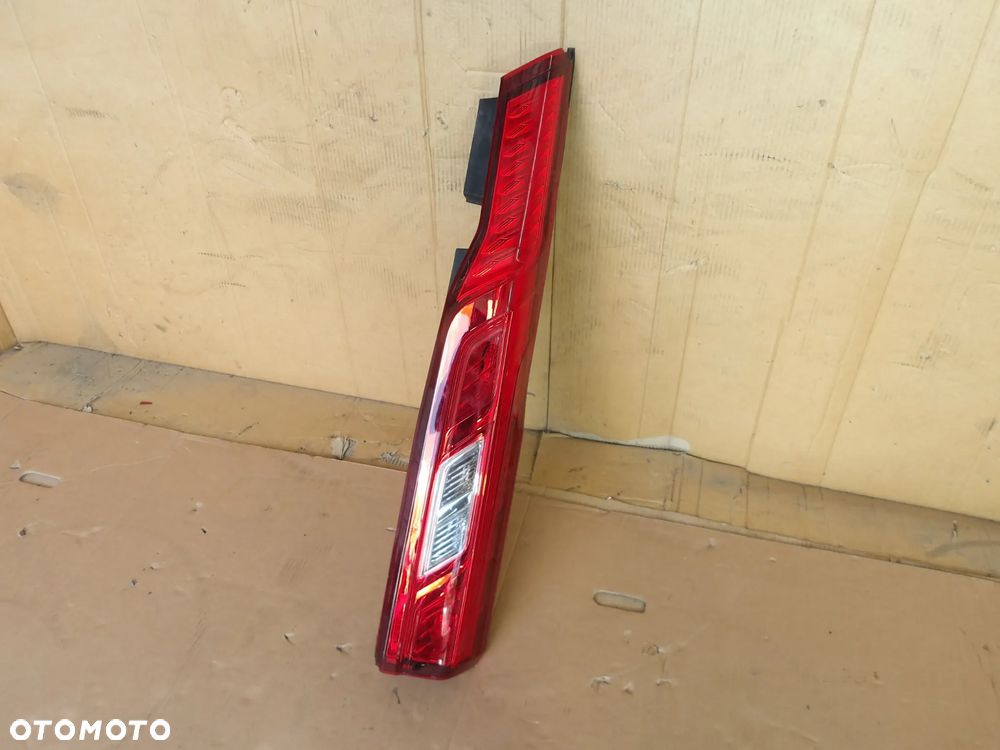 LAMPA LED PRAWY TYL MAXUS DELIVER 9 V90 SV63RL010R - 3