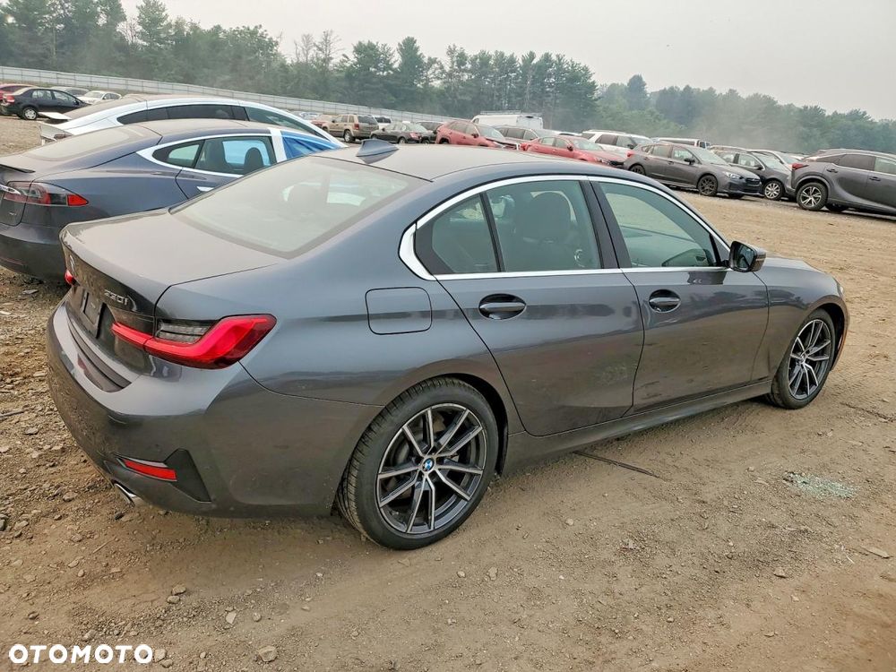 BMW Seria 3 330i - 3